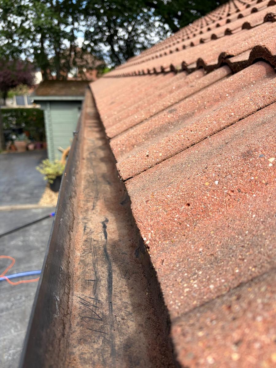 Gutter after vac cleaning, clear and tidy